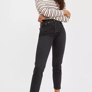 NWT Levi's Wedgie Fit Ankle Jean in Wild Bunch Black, 32